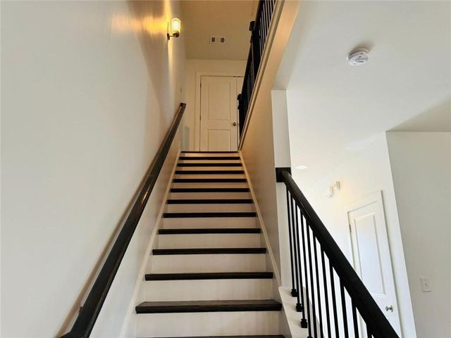 124 Auburn Run Lane, Auburn, GA 30011