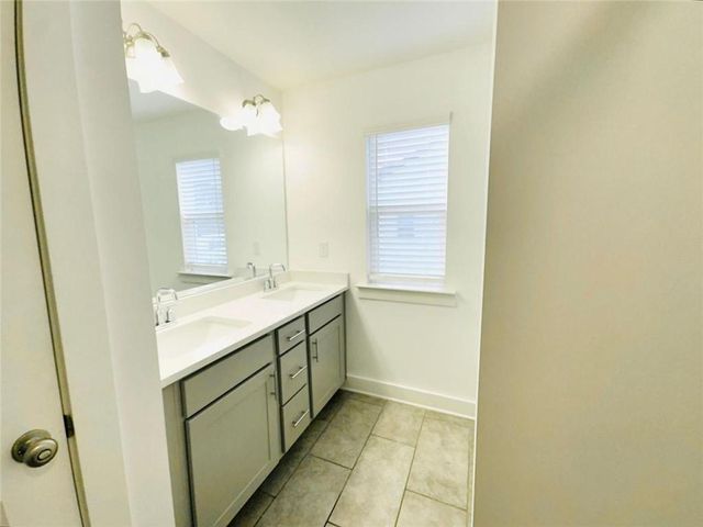 124 Auburn Run Lane, Auburn, GA 30011