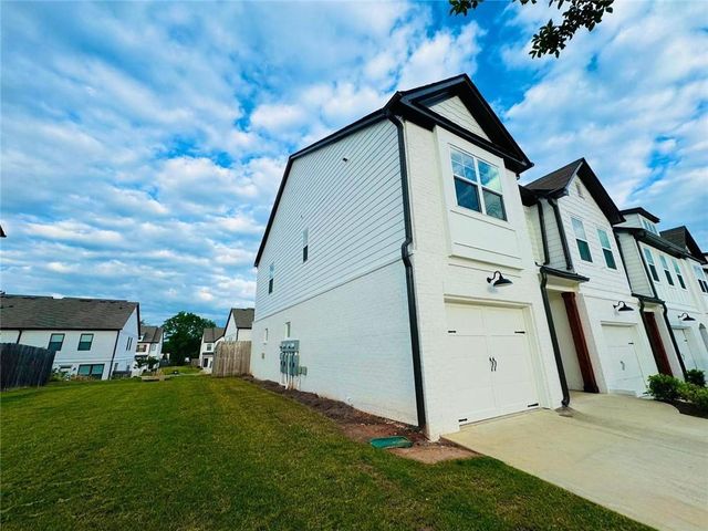 124 Auburn Run Lane, Auburn, GA 30011