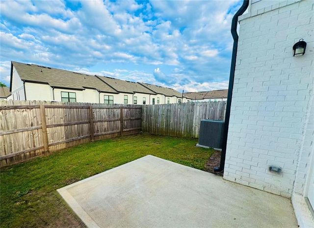 124 Auburn Run Lane, Auburn, GA 30011