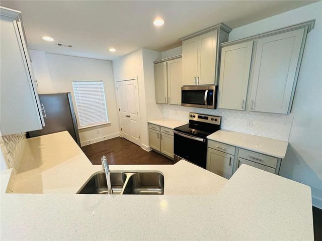124 Auburn Run Lane, Auburn, GA 30011