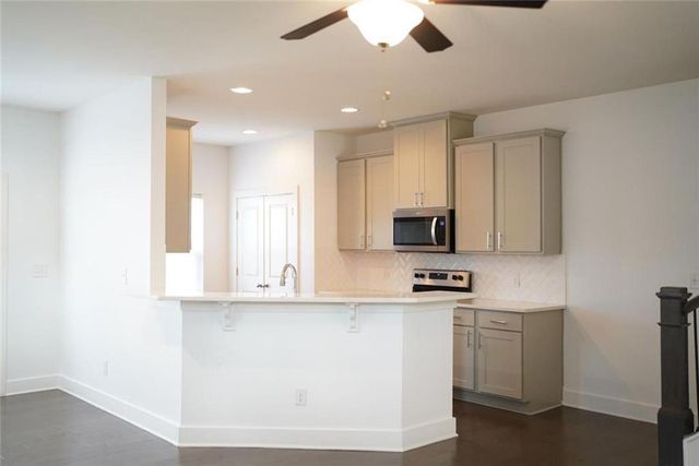 124 Auburn Run Lane, Auburn, GA 30011