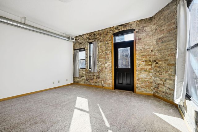 521 S 9th Street 6, Minneapolis, MN 55404