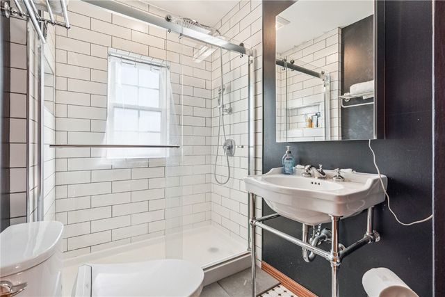 1051 35th Street NE, Cedar Rapids, IA 52402