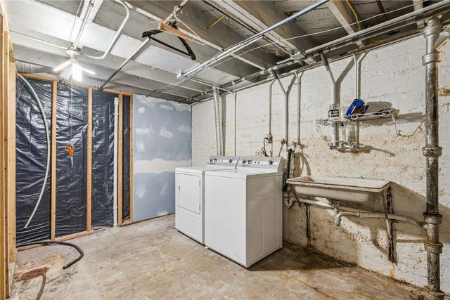 1051 35th Street NE, Cedar Rapids, IA 52402