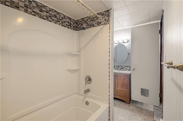 1229 Westboro Circle, Liberty, MO 64068