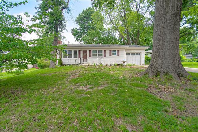 1229 Westboro Circle, Liberty, MO 64068