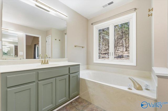 2635 Gawain Road SE, Huntsville, AL 35803