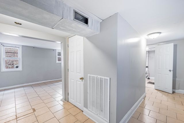 9020 S University Avenue, Chicago, IL 60619