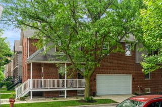 835 W 37th Street A, Chicago, IL 60609