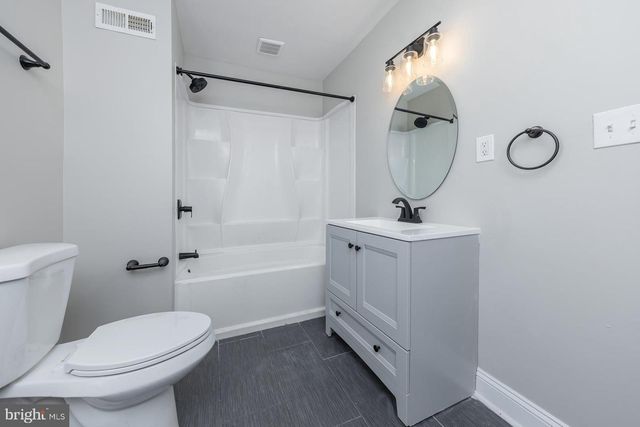 229 BROAD ST, Swedesboro, NJ 08085