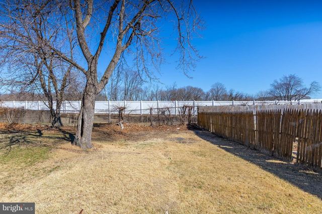 229 BROAD ST, Swedesboro, NJ 08085