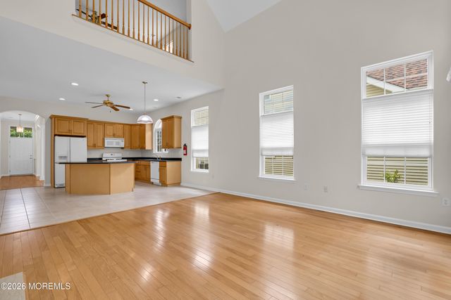39 Plymouth Way, Barnegat, NJ 08005