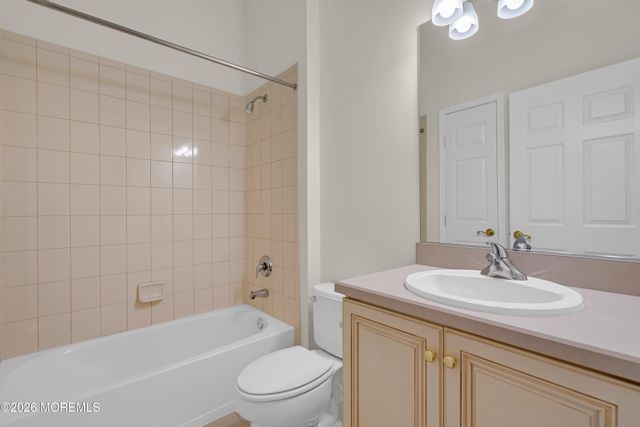 39 Plymouth Way, Barnegat, NJ 08005