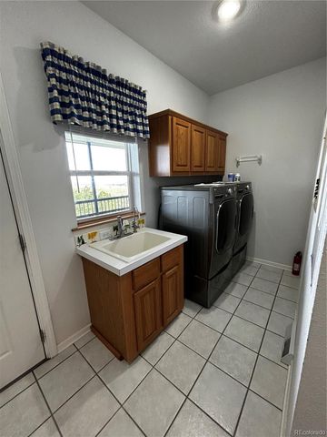 950 Junkins Loop, Westcliffe, CO 81252