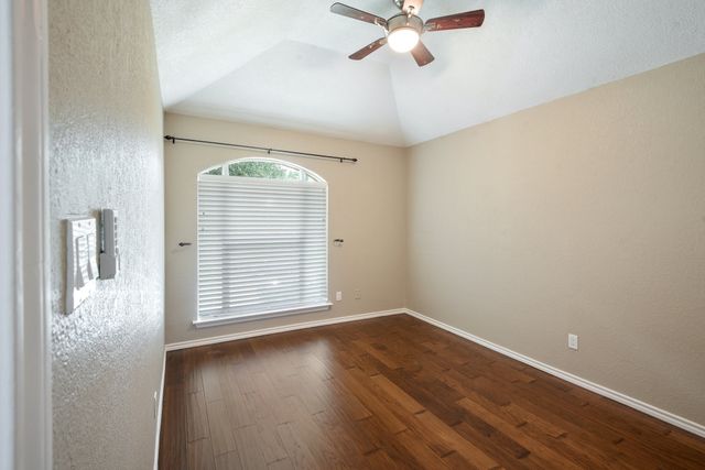 2221 Meadowstone Drive, Carrollton, TX 75006