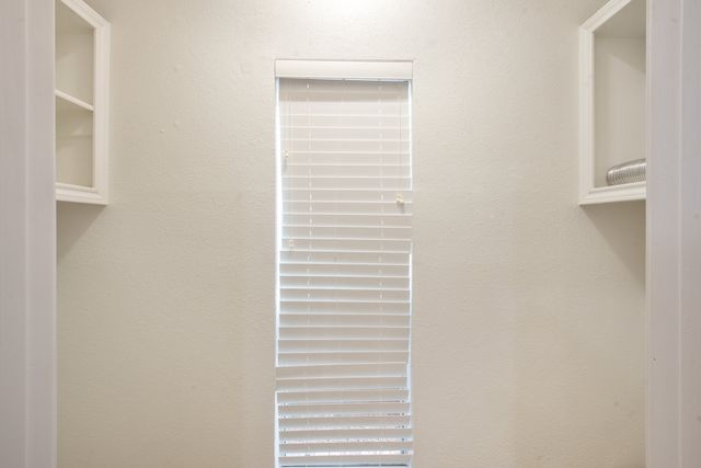 2221 Meadowstone Drive, Carrollton, TX 75006