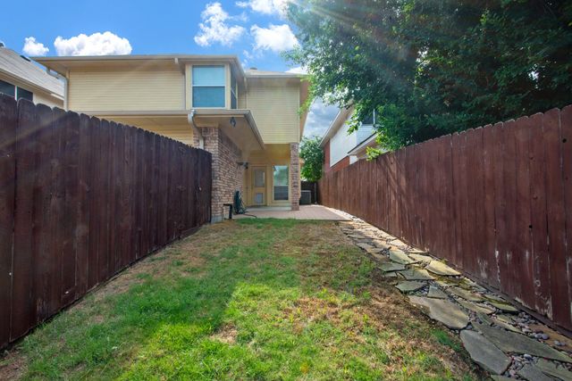 2221 Meadowstone Drive, Carrollton, TX 75006