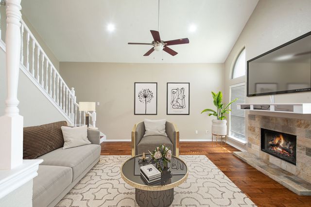 2221 Meadowstone Drive, Carrollton, TX 75006