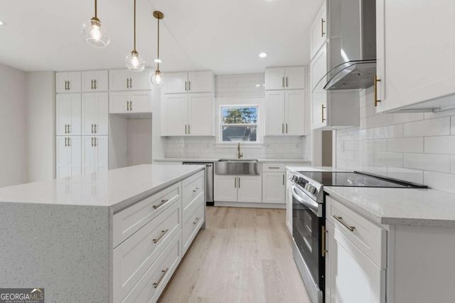 320 Hunnicutt Road SE, Mableton, GA 30126