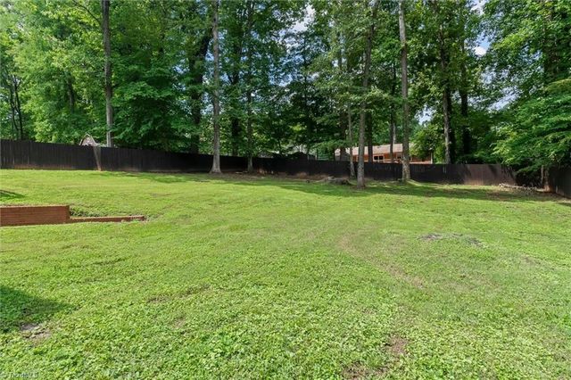 521 Dogwood Circle, High Point, NC 27260