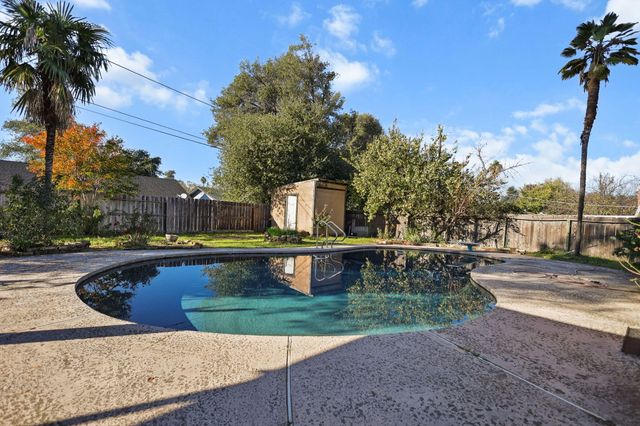 3348 School Street, Redding, CA 96002