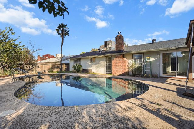 3348 School Street, Redding, CA 96002