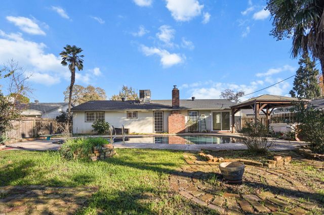 3348 School Street, Redding, CA 96002