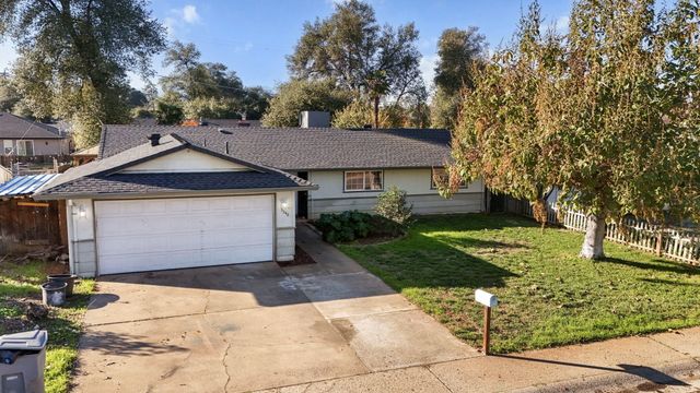 3348 School Street, Redding, CA 96002