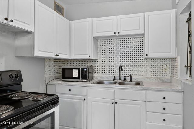 2625 LARKSPUR Avenue, Jacksonville, FL 32209