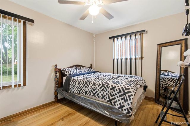 20310 Woodside Street, Harper Woods, MI 48225