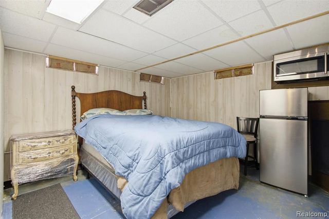 20310 Woodside Street, Harper Woods, MI 48225