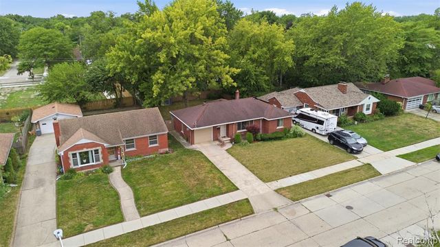 20310 Woodside Street, Harper Woods, MI 48225