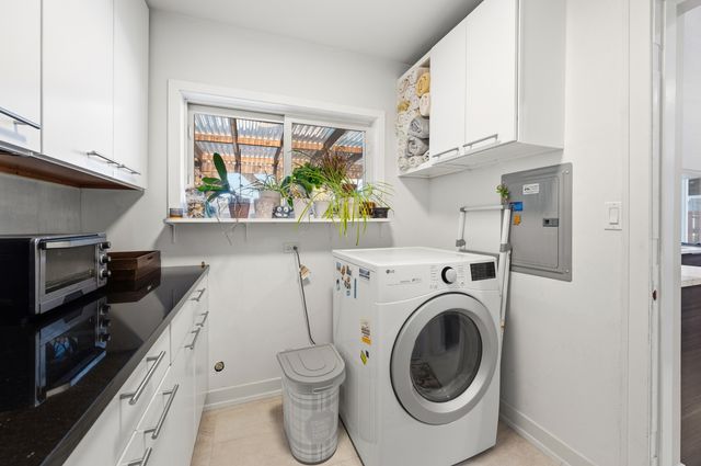 7830 W CARMEN Avenue, Norridge, IL 60706