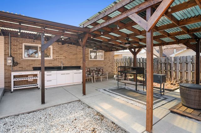 7830 W CARMEN Avenue, Norridge, IL 60706