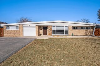 7830 W CARMEN Avenue, Norridge, IL 60706