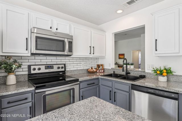 3016 MYSTIC FALLS Drive, Jacksonville, FL 32224