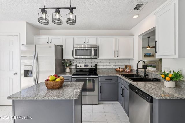 3016 MYSTIC FALLS Drive, Jacksonville, FL 32224