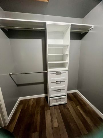 1521 W 4th Street, Hobart, IN 46342