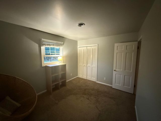 1521 W 4th Street, Hobart, IN 46342