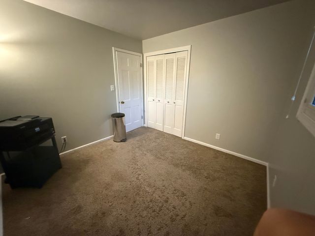 1521 W 4th Street, Hobart, IN 46342