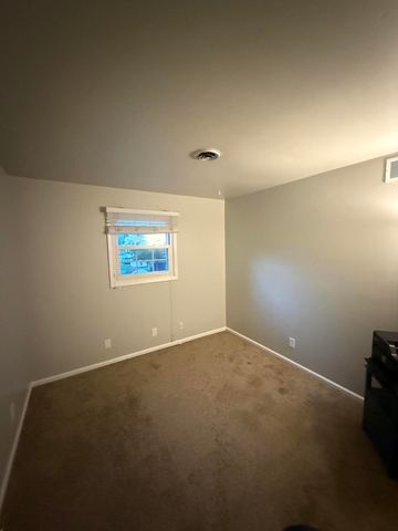 1521 W 4th Street, Hobart, IN 46342