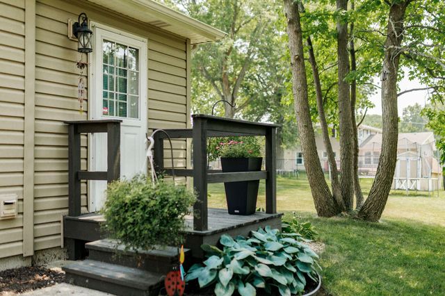 1521 W 4th Street, Hobart, IN 46342