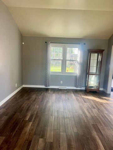 1521 W 4th Street, Hobart, IN 46342