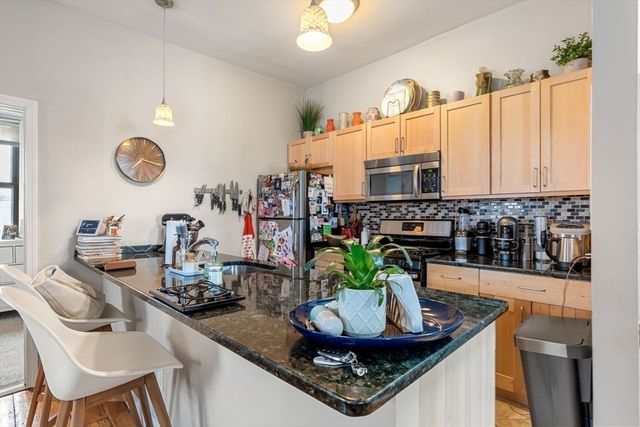 124 F St, Boston, MA 02127