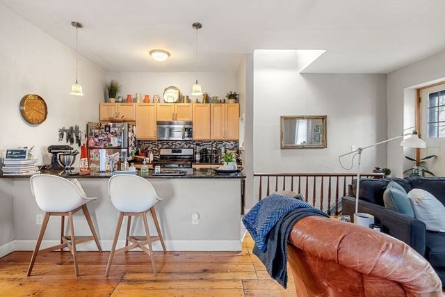 124 F St, Boston, MA 02127