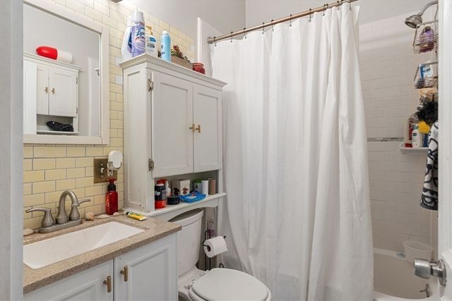 124 F St, Boston, MA 02127