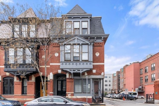 124 F St, Boston, MA 02127