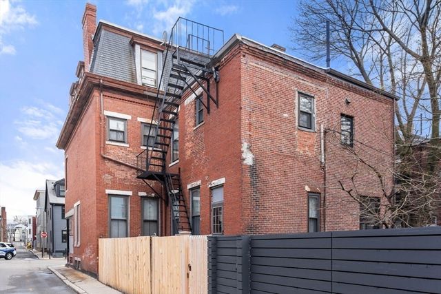 124 F St, Boston, MA 02127