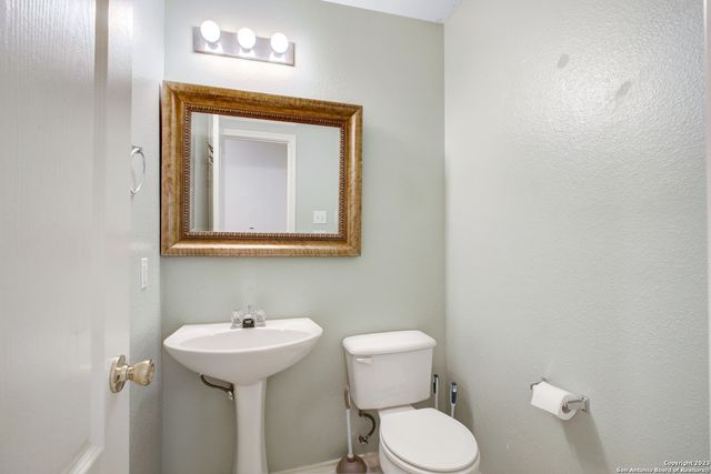 6002 Woodway, San Antonio, TX 78249